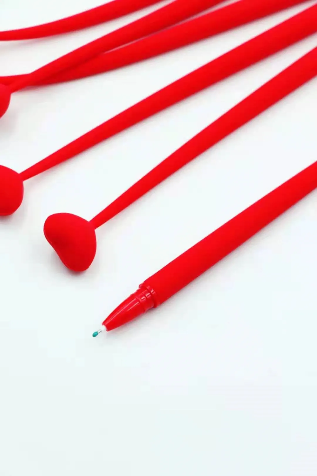 22392 HEART WIGGLE GEL PEN-48